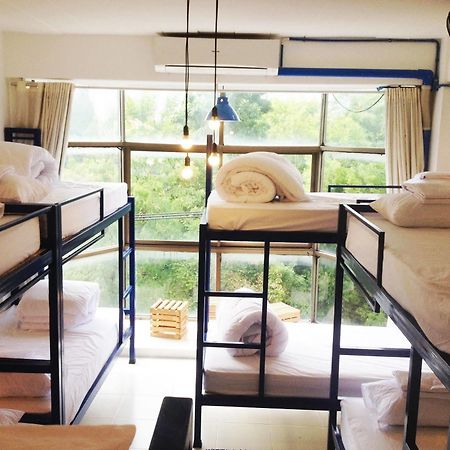 Safe And Sound Hostel Chiang Mai Esterno foto