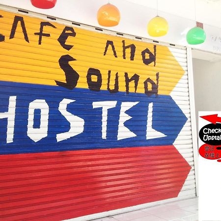Safe And Sound Hostel Chiang Mai Esterno foto