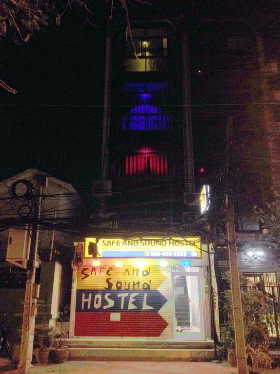 Safe And Sound Hostel Chiang Mai Esterno foto