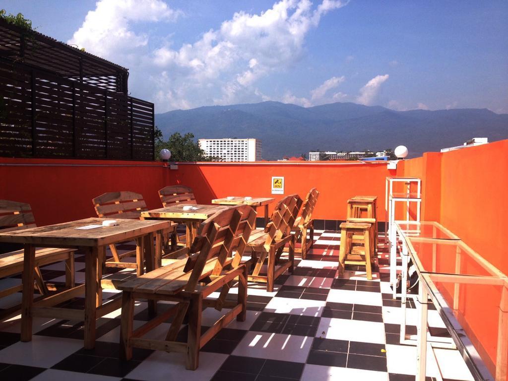 Safe And Sound Hostel Chiang Mai Esterno foto