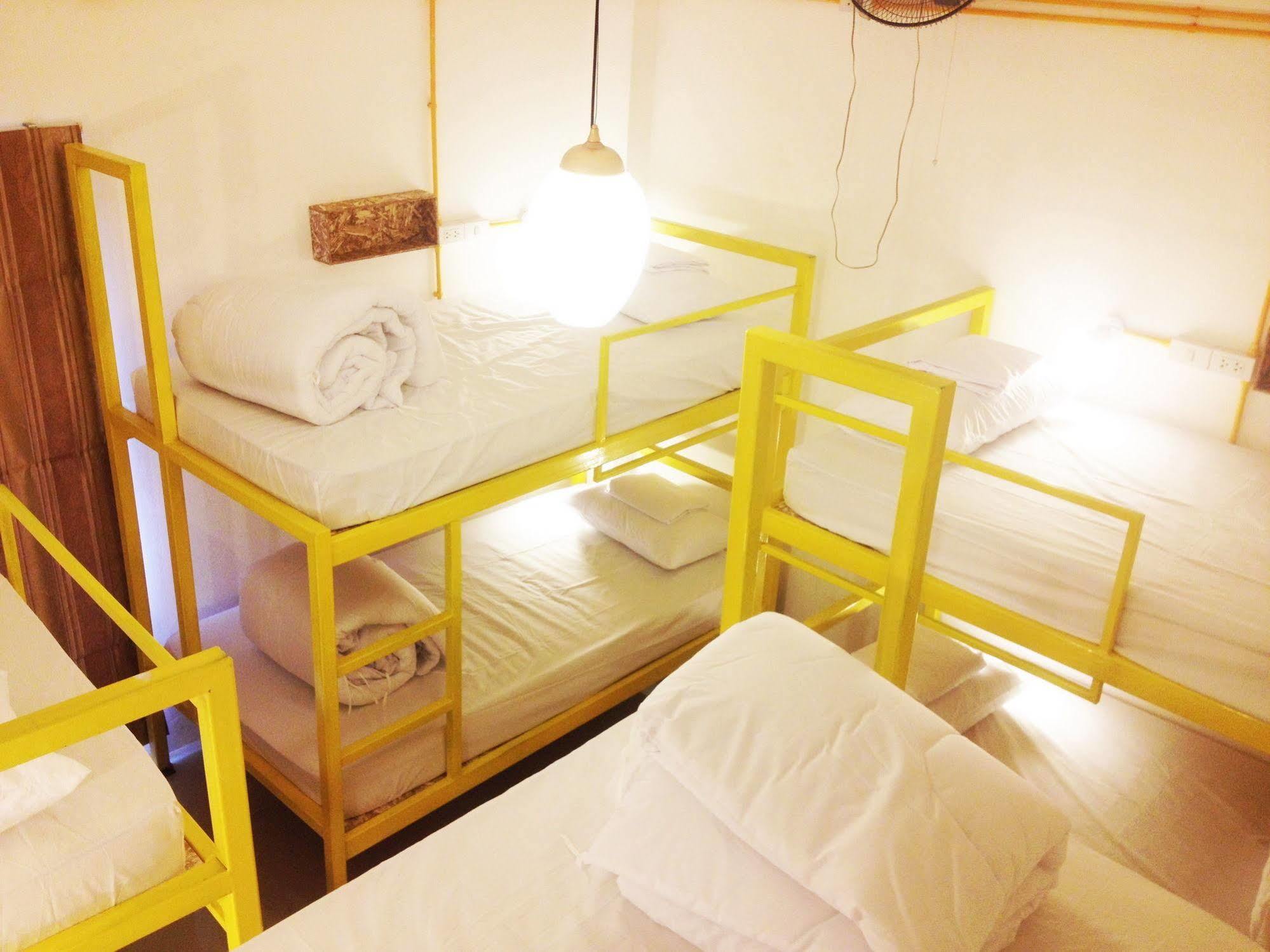 Safe And Sound Hostel Chiang Mai Esterno foto