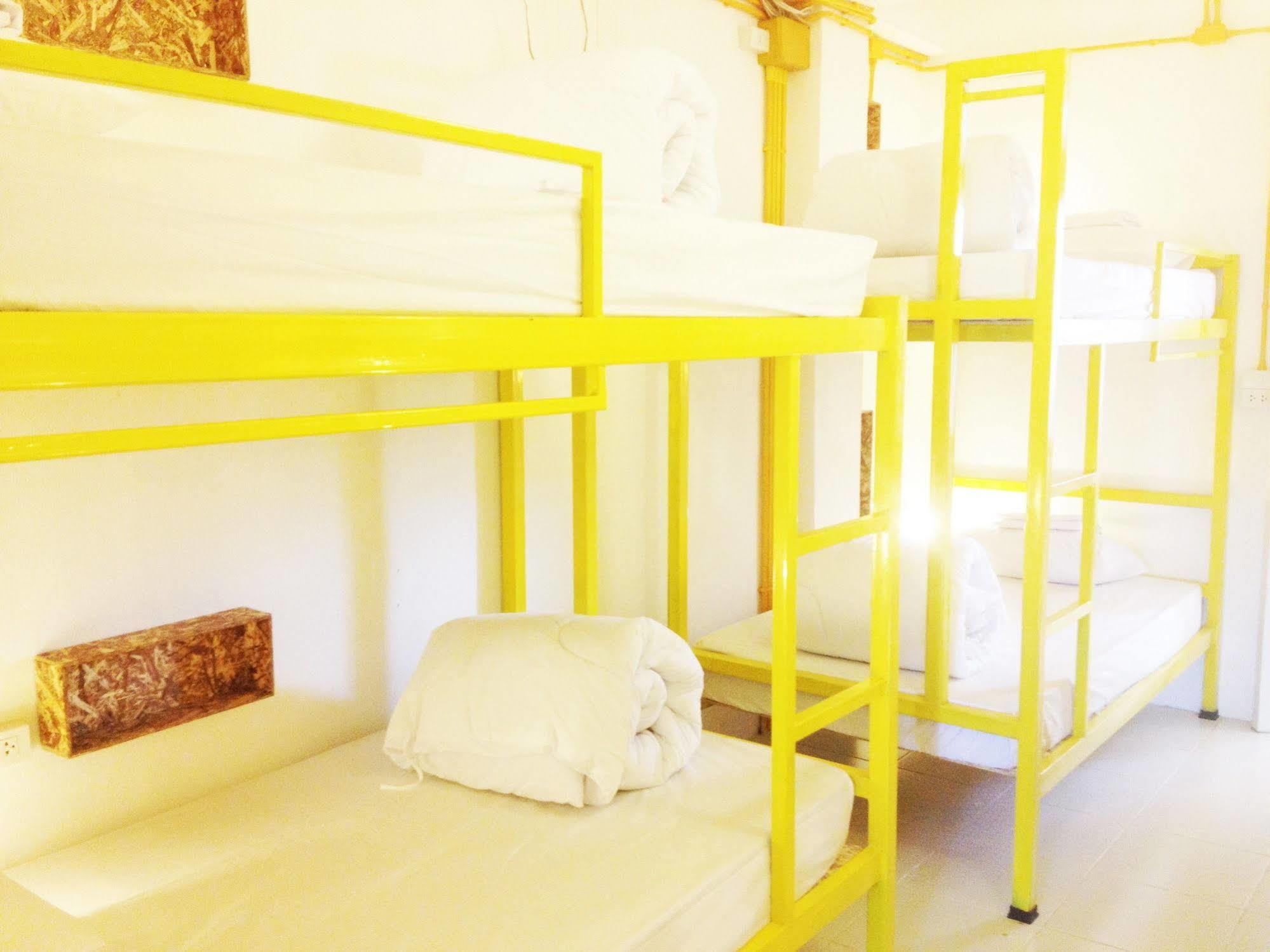 Safe And Sound Hostel Chiang Mai Esterno foto