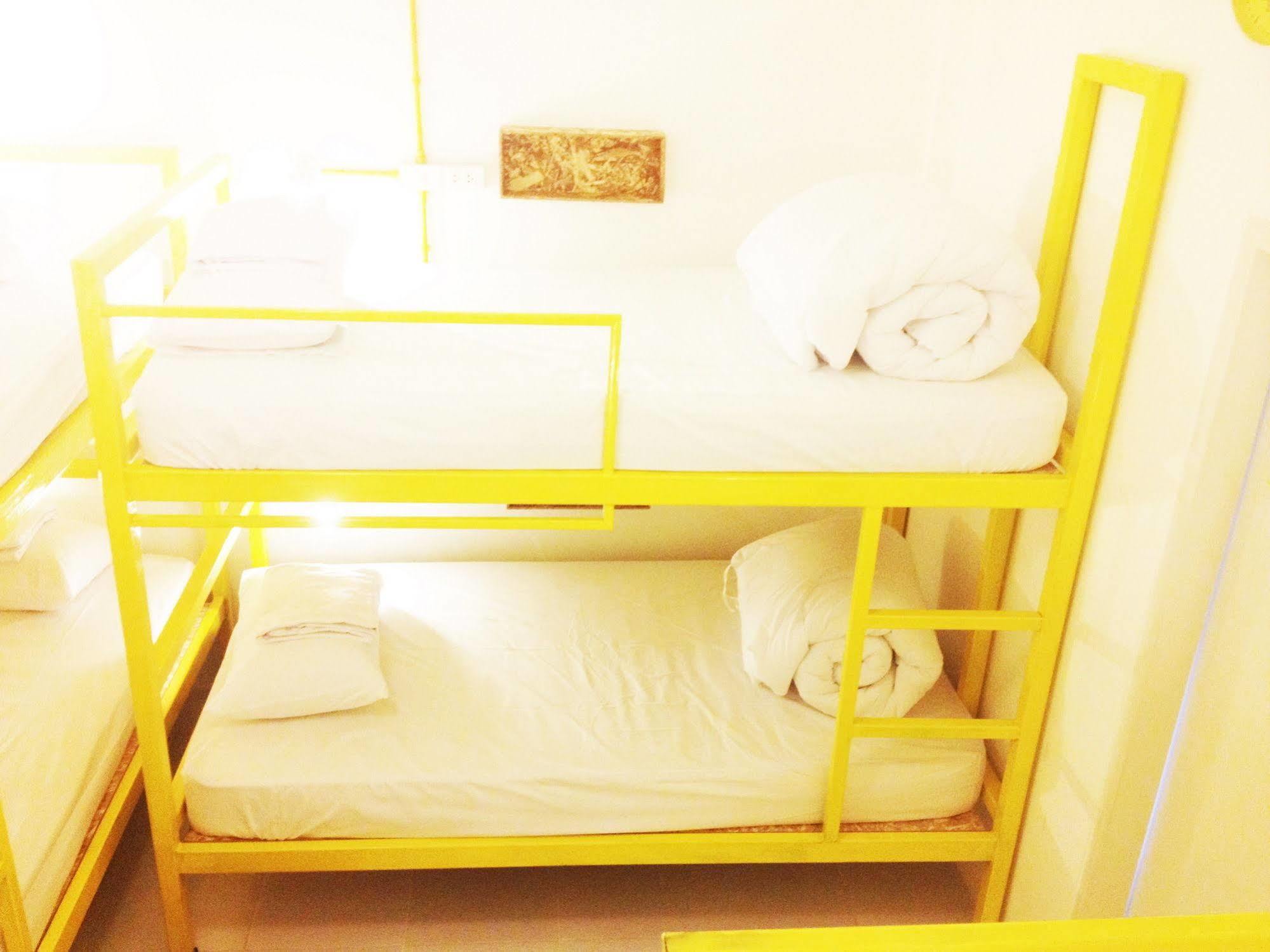 Safe And Sound Hostel Chiang Mai Esterno foto