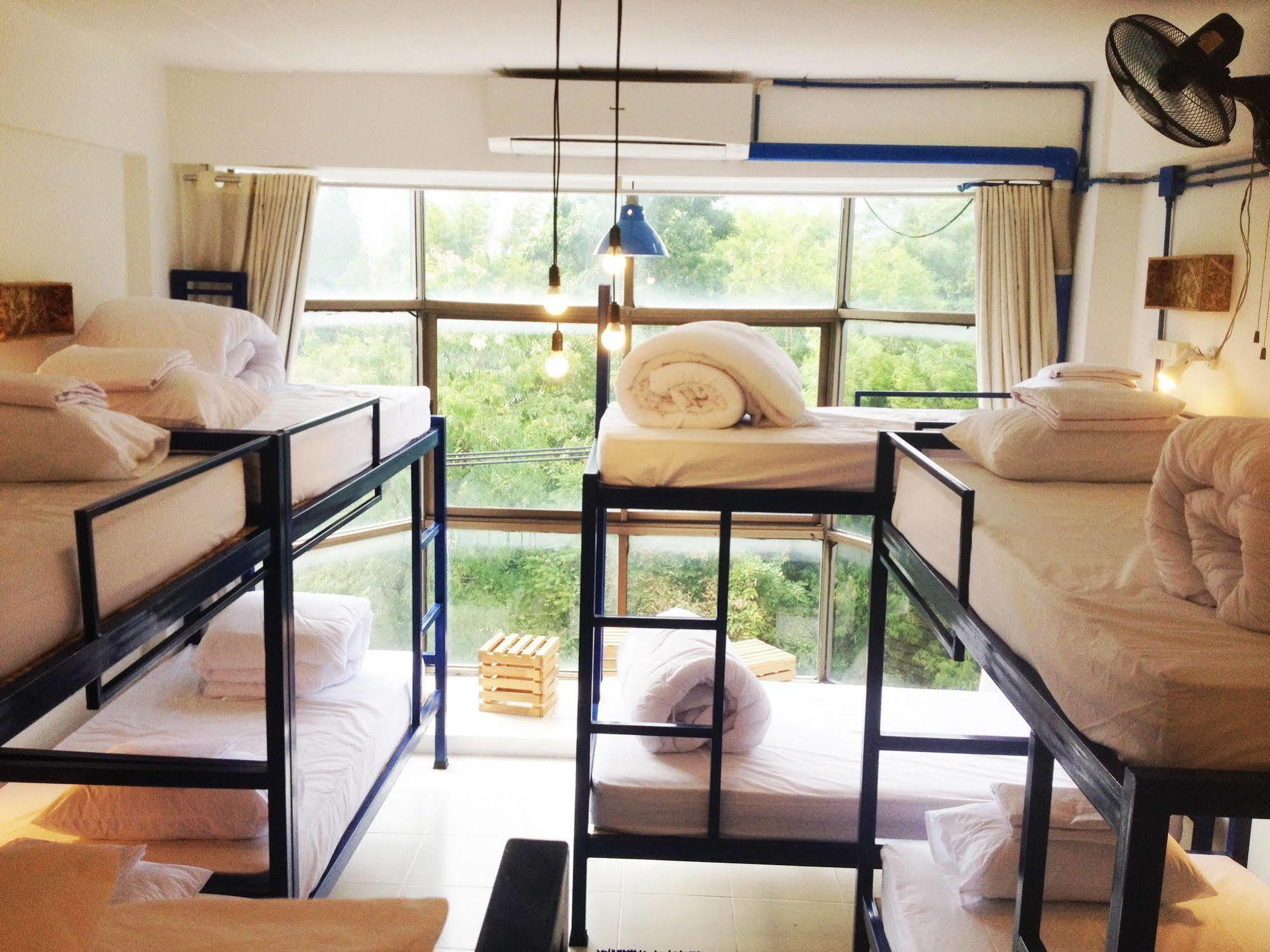 Safe And Sound Hostel Chiang Mai Esterno foto