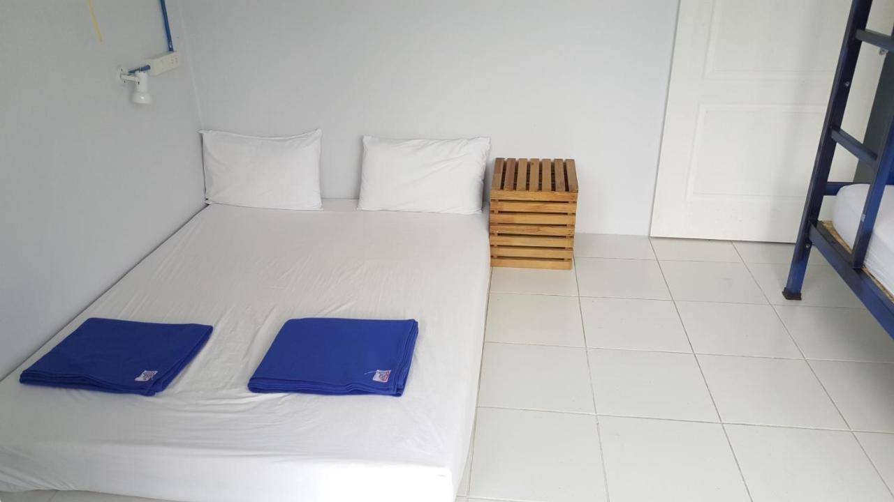 Safe And Sound Hostel Chiang Mai Esterno foto